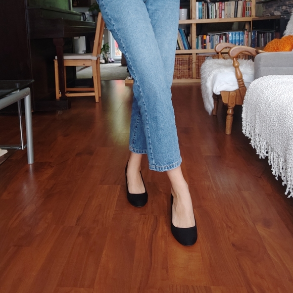 COPY - Black Block Heeled Pumps - Picture 3 of 4